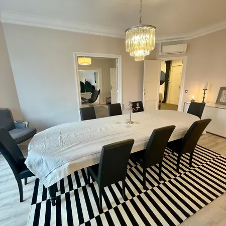 Luxury Times Square District Parigi